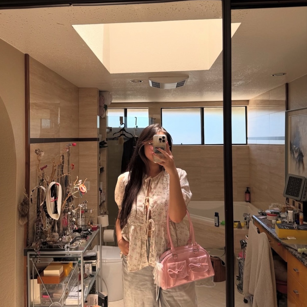 Pink Bow Shoulder Bag + Bag Charm - Picture 3 of 13